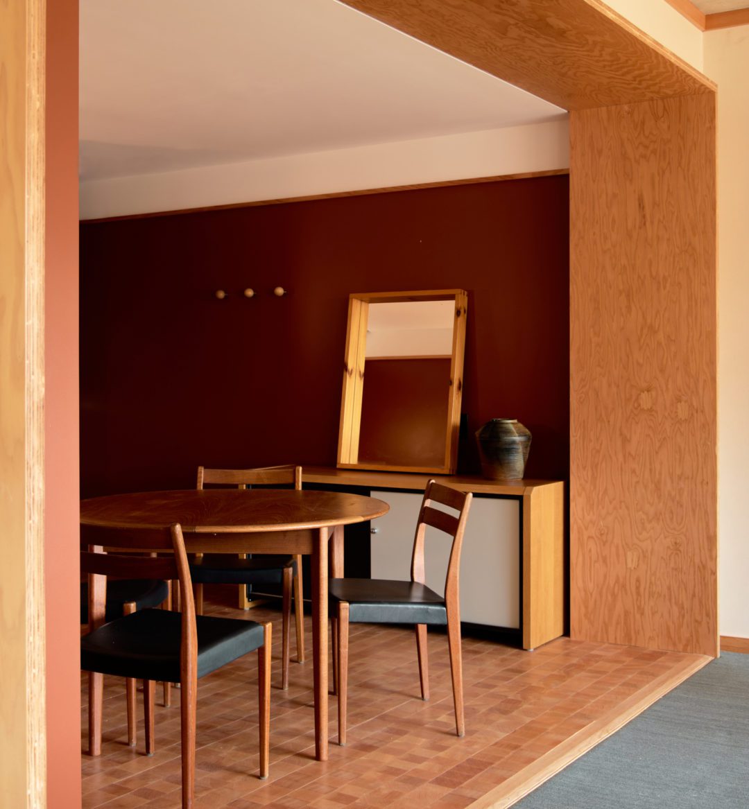 A dining table with 4 chairs provides a place to sit and talk